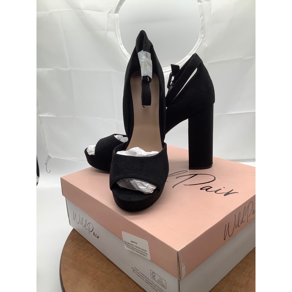 Wild Pair Reemaa Black Faux Suede black heel women's size‎  10